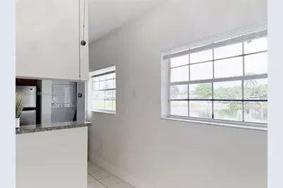 2001 NW 96th Ter #10J, Pembroke Pines, FL 33024 - Photo 5