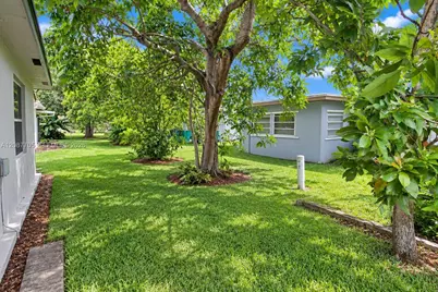 7303 NW 59th St, Tamarac, FL 33321 - Photo 23