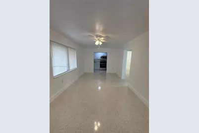 649 SW 7th St #10, Miami, FL 33130 - Photo 3