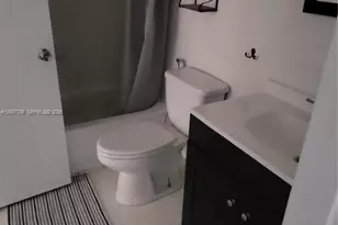 18840 NW 57th Ave, Hialeah, FL 33015 - Photo 13