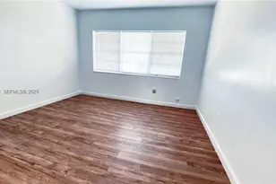 8620 Byron Ave, Miami Beach, FL 33141 - Photo 13