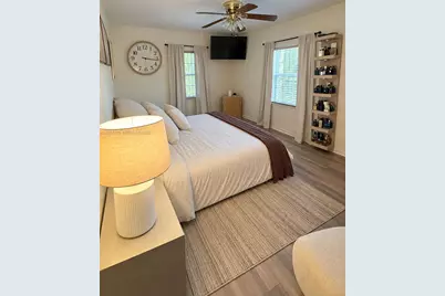 2101 NW 87th St, Miami, FL 33147 - Photo 9