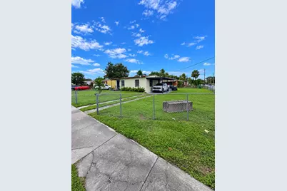 2101 NW 87th St, Miami, FL 33147 - Photo 3