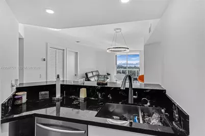 5880 Collins Ave #PH3, Miami Beach, FL 33140 - Photo 23