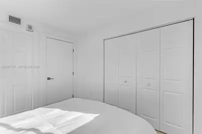 5880 Collins Ave #PH3, Miami Beach, FL 33140 - Photo 31