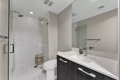 45 SW 9th St #1002, Miami, FL 33130 - Photo 25