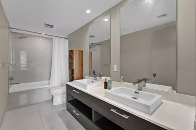 45 SW 9th St #1002, Miami, FL 33130 - Photo 7