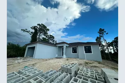 15825 Lakeland Circle, Other City - In The State Of Florida, FL 33981 - Photo 5