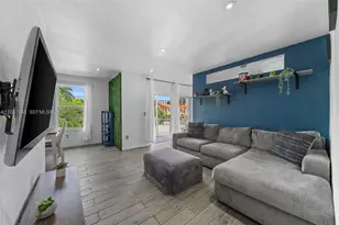 2858 Pine Tree Dr, Miami Beach, FL 33140 - Photo 3