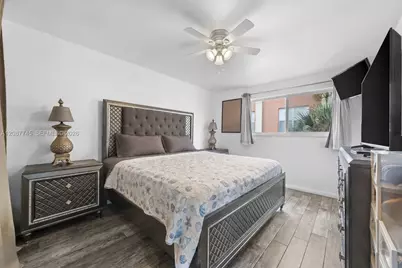 2858 Pine Tree Dr #5, Miami Beach, FL 33140 - Photo 11