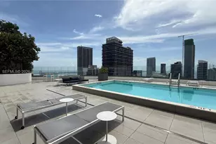 55 SW 9th St, Miami, FL 33130 - Photo 15