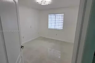 4691 NW 9th St, Miami, FL 33126 - Photo 23