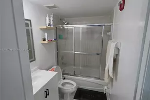 4691 NW 9th St, Miami, FL 33126 - Photo 27