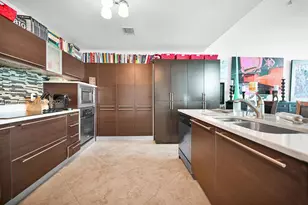 1900 N Bayshore Dr, Miami, FL 33132 - Photo 19