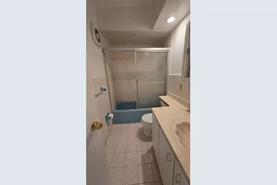 450 Paradise Isle Blvd #109, Hallandale Beach, FL 33009 - Photo 15