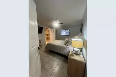 7801 W 30th Ln, Hialeah, FL 33018 - Photo 9