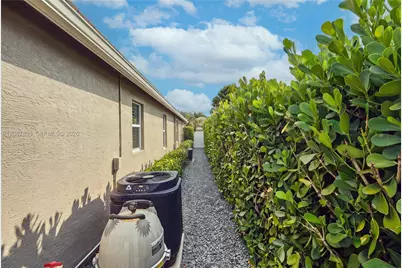 2590 SW Berry Park Cir, Palm City, FL 34990 - Photo 39