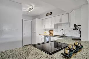 3111 NE 51st St, Fort Lauderdale, FL 33308 - Photo 5