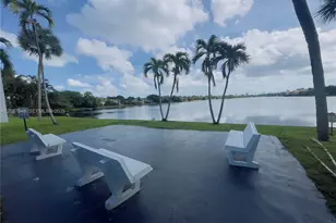 443 NE 195th St, Miami, FL 33179 - Photo 23