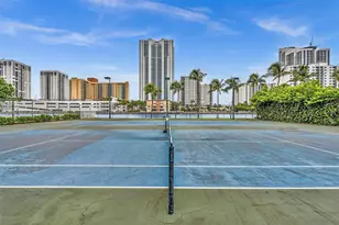 1000 Parkview Dr, Hallandale Beach, FL 33009 - Photo 15