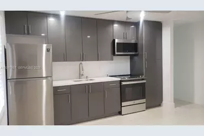 3766 SW 27th Ter #upstairs, Miami, FL 33134 - Photo 3