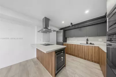 1000 Quayside Ter #903, Miami, FL 33138 - Photo 3