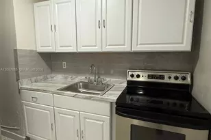 2484 SW 10th St, Miami, FL 33135 - Photo 7