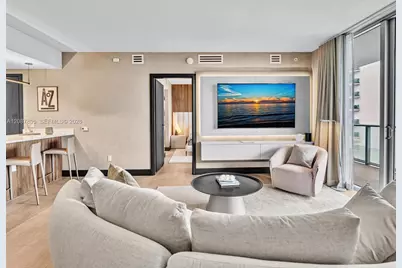 1300 NE Brickell Bay Dr #2905, Miami, FL 33131 - Photo 3