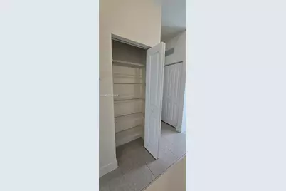 8167 NW 41st St #E-302, Doral, FL 33166 - Photo 21
