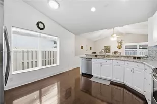 5346 NW 99th Way, Coral Springs, FL 33076 - Photo 11