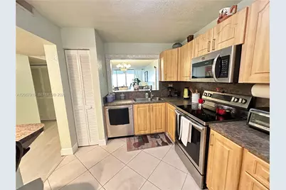 3910 Inverrary Blvd #202-B, Lauderhill, FL 33319 - Photo 7
