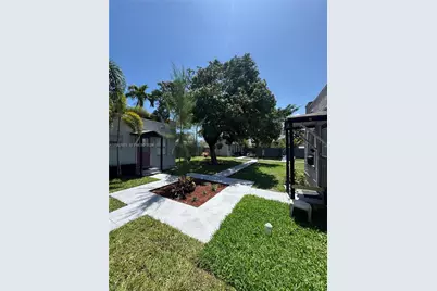 25 SW 10th St #11, Dania Beach, FL 33004 - Photo 1