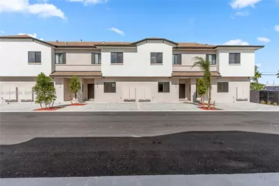 425 SW Palm Ter #425, Florida City, FL 33034 - Photo 1