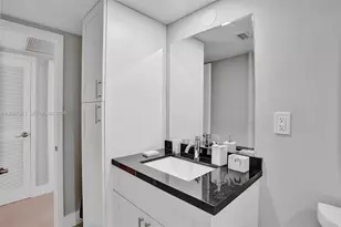 2030 S Ocean Dr, Hallandale Beach, FL 33009 - Photo 17