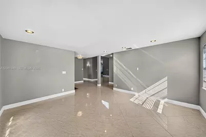 20141 NW 10th St, Pembroke Pines, FL 33029 - Photo 9