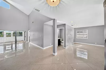 20141 NW 10th St, Pembroke Pines, FL 33029 - Photo 7