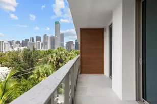 2200 Brickell Ave, Miami, FL 33129 - Photo 3
