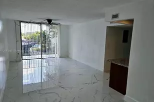 9682 Fontainebleau Blvd, Miami, FL 33172 - Photo 7