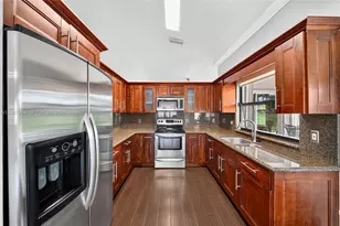 19960 NW 2nd St, Pembroke Pines, FL 33029 - Photo 29