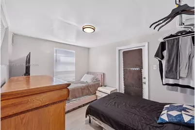730 N 64th Ave, Hollywood, FL 33024 - Photo 19