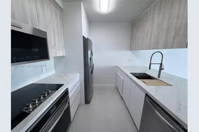 31 SE 5th St #2009, Miami, FL 33131 - Photo 9