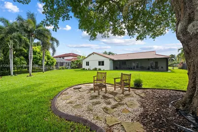 6581 Falconsgate Ave, Davie, FL 33331 - Photo 37