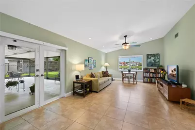 6581 Falconsgate Ave, Davie, FL 33331 - Photo 19