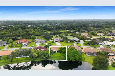 6581 Falconsgate Ave, Davie, FL 33331 - Photo 41