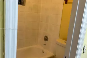 1525 NW 19th Terrace, Miami, FL 33125 - Photo 9