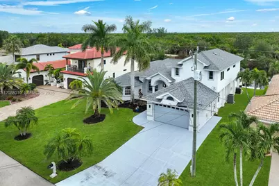 2309 20th Pl, Cape Coral, FL 33990 - Photo 3