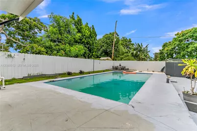 12501 NW 22nd Ave, Miami, FL 33167 - Photo 39