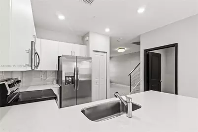 221 SW 159th Way, Pembroke Pines, FL 33027 - Photo 9
