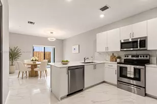 221 SW 159th Way, Pembroke Pines, FL 33027 - Photo 5