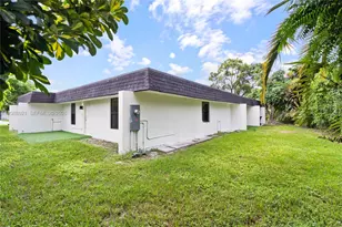 4705 Bayberry Ln, Tamarac, FL 33319 - Photo 5